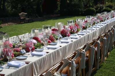Summer-Buffet-Table-Decorating-Ideas-photo-oIEs